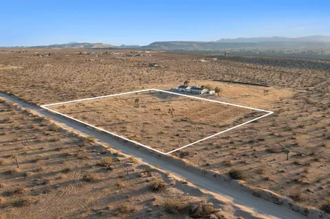 226 Rainbow Rd, Landers, CA 92285 photo 2