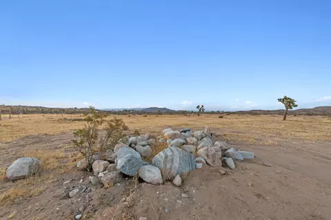226 Rainbow Rd, Landers, CA 92285 photo 11