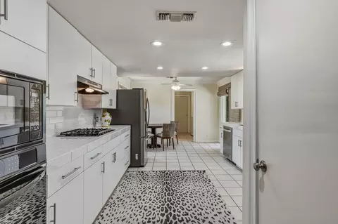 Kitchen - 79600 Mandeville Rd, Bermuda Dunes, CA 92203 photo 2 of 3