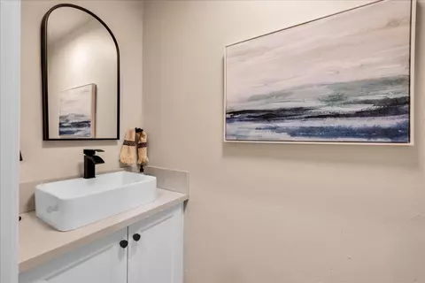 Bath - 42670 Sandy Bay Rd, Bermuda Dunes, CA 92203 photo 4 of 4