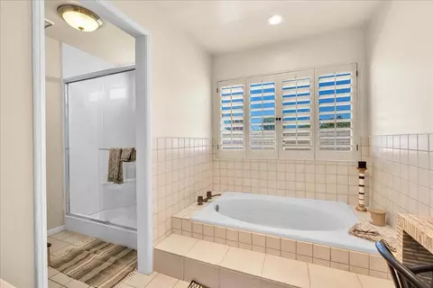 Bath - 42670 Sandy Bay Rd, Bermuda Dunes, CA 92203 photo 2 of 4