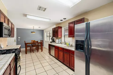 Kitchen - 53185 Eisenhower Dr, La Quinta, CA 92253 photo 5 of 5