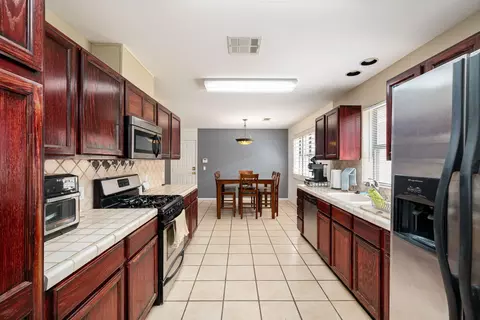 Kitchen - 53185 Eisenhower Dr, La Quinta, CA 92253 photo 1 of 5