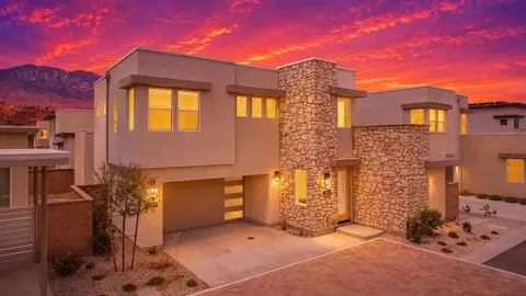 2677 Maverick Ln, Palm Springs, CA 92264