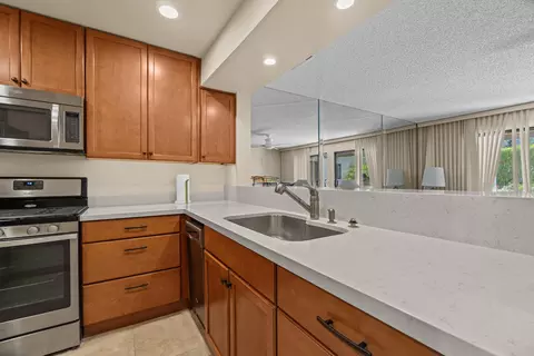 1865 N Va Miraleste, Palm Springs, CA 92262