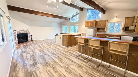 Living - 25950 Lilac Dr, Idyllwild, CA 92549 photo 2 of 5