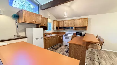 Kitchen - 25950 Lilac Dr, Idyllwild, CA 92549 photo 1 of 4
