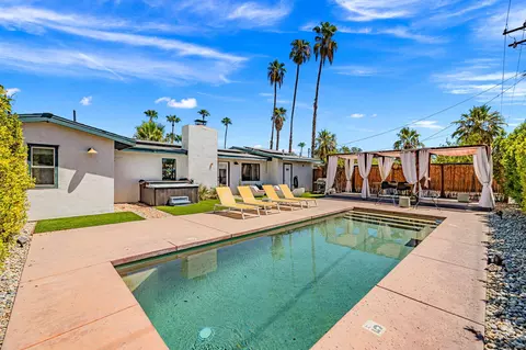 745 E Sunny Dunes Rd, Palm Springs, CA 92264