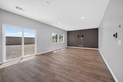 Living - 44816 Beringer Dr, Indio, CA 92203 photo 2 of 5