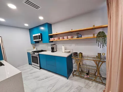 Kitchen - 82859 Davis Dr, Indio, CA 92201 photo 2 of 3