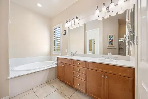 Bath - 39663 Camino Templado, Indio, CA 92203 photo 1 of 7