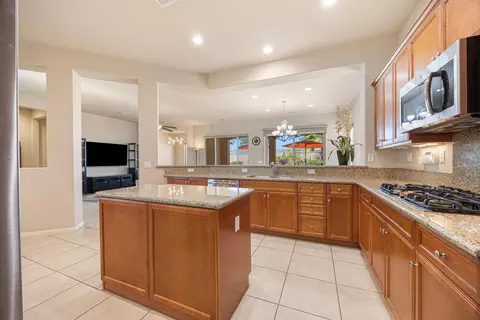 Kitchen - 39663 Camino Templado, Indio, CA 92203 photo 4 of 5