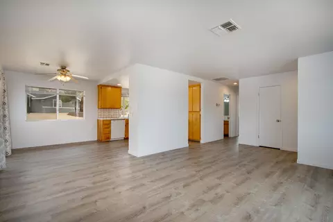 Living - 55668 Encelia Dr, Yucca Valley, CA 92284 photo 4 of 5