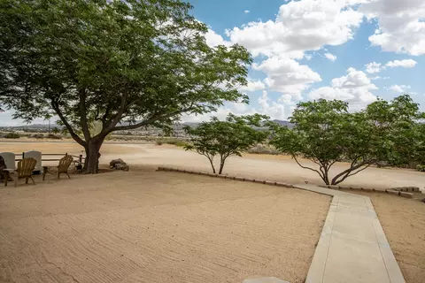 Exterior - 55668 Encelia Dr, Yucca Valley, CA 92284 photo 8 of 12
