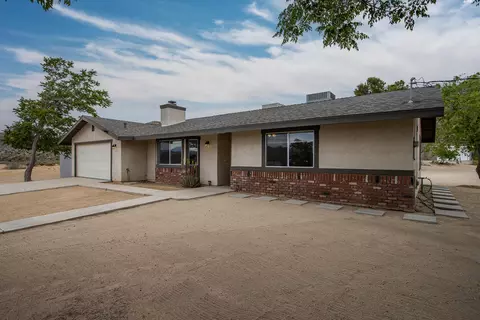 Exterior - 55668 Encelia Dr, Yucca Valley, CA 92284 photo 2 of 12