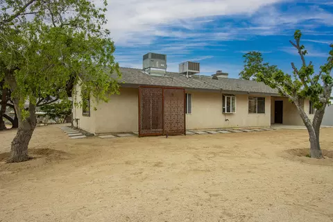 Exterior - 55668 Encelia Dr, Yucca Valley, CA 92284 photo 6 of 12