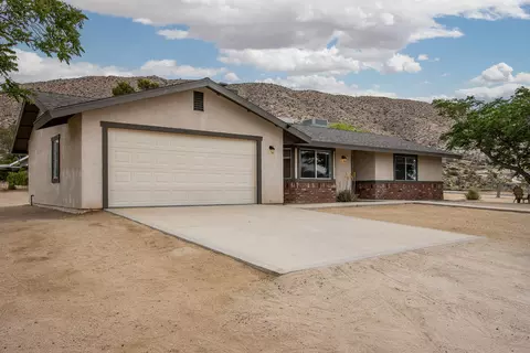 Exterior - 55668 Encelia Dr, Yucca Valley, CA 92284 photo 4 of 12