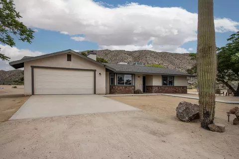 Exterior - 55668 Encelia Dr, Yucca Valley, CA 92284 photo 3 of 12