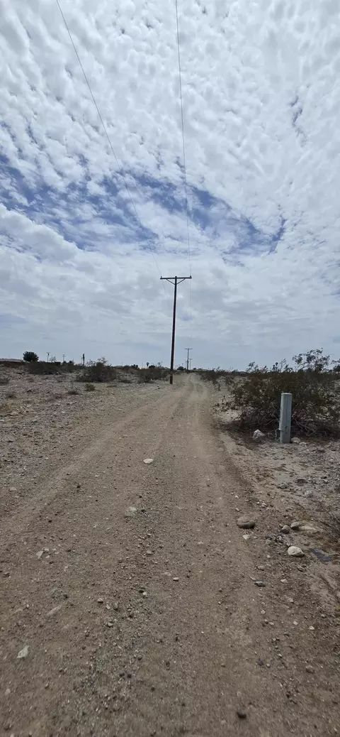 2833 Calhoun St, Thermal, CA 92274 photo 23