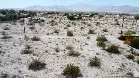 2833 Calhoun St, Thermal, CA 92274 photo 7
