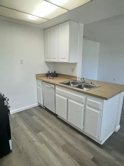 Kitchen - 82861 Crawford Dr, Indio, CA 92201 photo 2 of 2