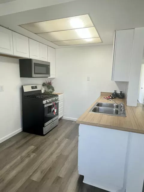 Kitchen - 82861 Crawford Dr, Indio, CA 92201 photo 1 of 2