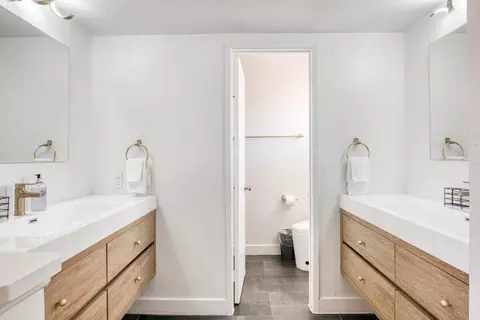 Bath - 45640 Cimarron Rd, Indio, CA 92201 photo 2 of 5