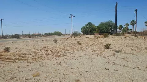 2397 Fullerton Ave, Thermal, CA 92274 photo 3