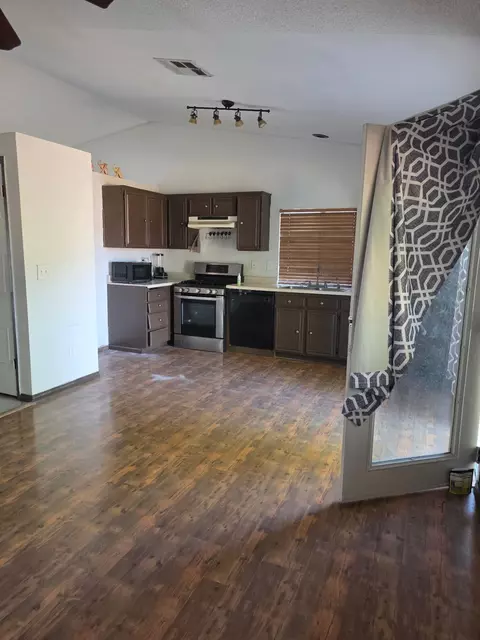 Kitchen - 978 Pater St, Brawley, CA 92227 photo 1 of 2