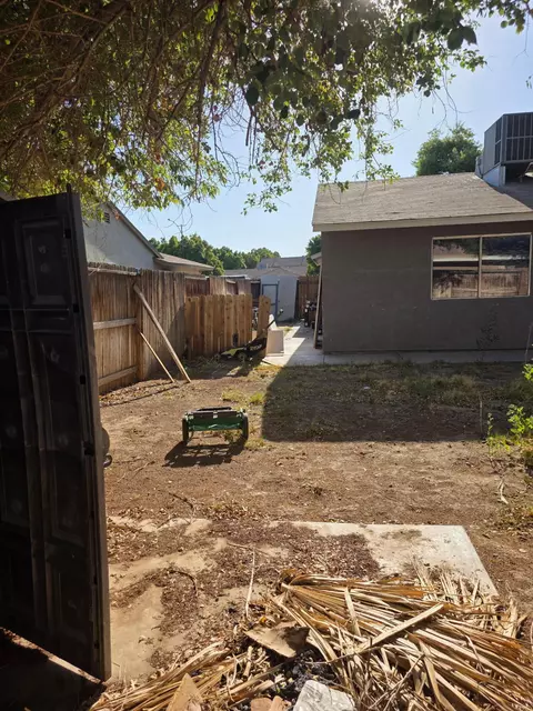 Exterior - 978 Pater St, Brawley, CA 92227 photo 5 of 12