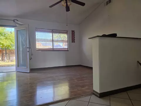 Living - 978 Pater St, Brawley, CA 92227 photo 4 of 5