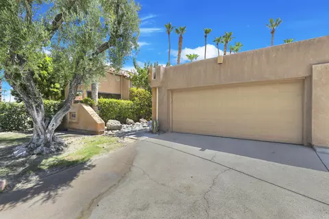 2910 Cervantes Ct, Palm Springs, CA 92264