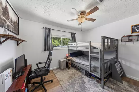 Bedroom - 57530 Warren Way, Yucca Valley, CA 92284 photo 3 of 5