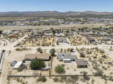 View/Area - 57530 Warren Way, Yucca Valley, CA 92284 photo 6 of 14