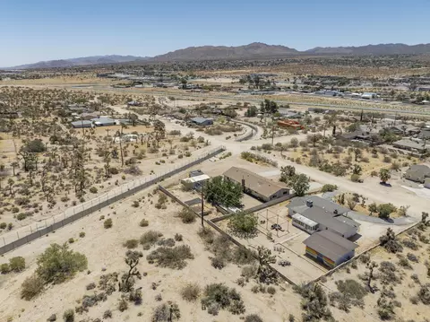 View/Area - 57530 Warren Way, Yucca Valley, CA 92284 photo 9 of 14