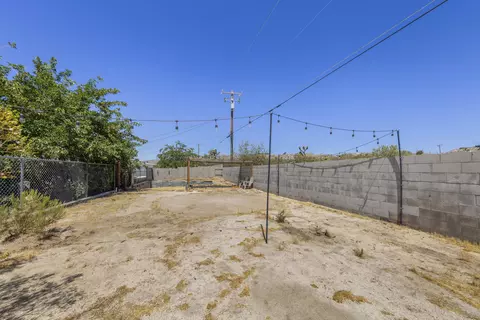 Exterior - 57530 Warren Way, Yucca Valley, CA 92284 photo 10 of 16