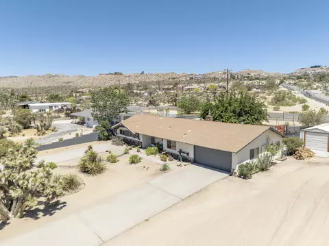 View/Area - 57530 Warren Way, Yucca Valley, CA 92284 photo 1 of 14
