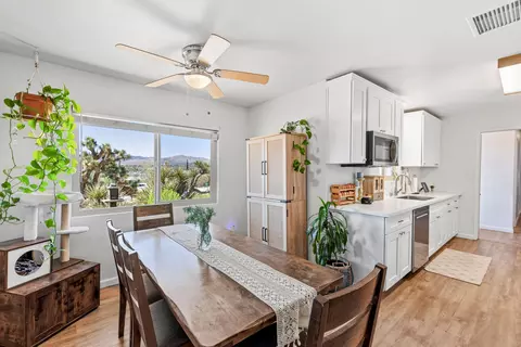 Dining - 57530 Warren Way, Yucca Valley, CA 92284 photo 1 of 1