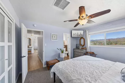 Bedroom - 57530 Warren Way, Yucca Valley, CA 92284 photo 2 of 5