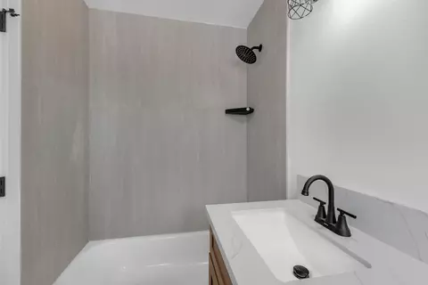 Bath - 83031 Emerald Ave, Indio, CA 92201 photo 1 of 3