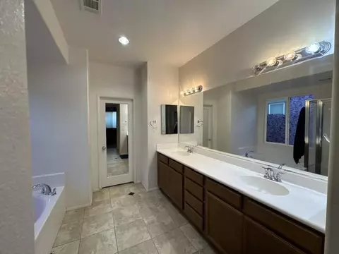 Bath - 82796 Mount Riley Dr, Indio, CA 92203 photo 1 of 3