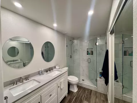 Bath - 58149 E Park Ln, Thermal, CA 92274 photo 3 of 9