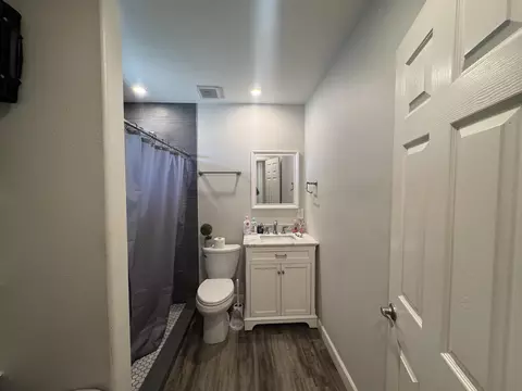 Bath - 58149 E Park Ln, Thermal, CA 92274 photo 7 of 9