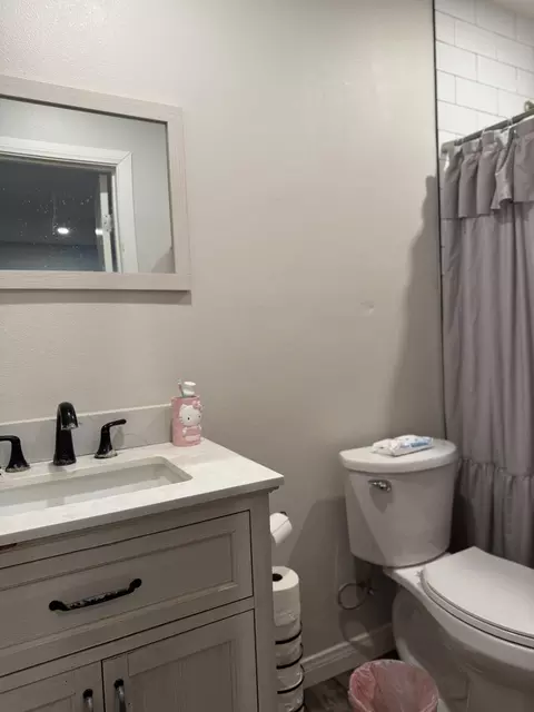 Bath - 58149 E Park Ln, Thermal, CA 92274 photo 9 of 9