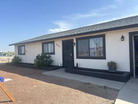 Exterior - 1223 Glendale Ave, Thermal, CA 92274 photo 3 of 7