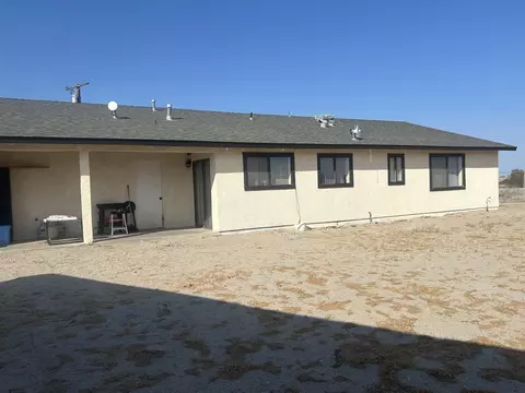Exterior - 1223 Glendale Ave, Thermal, CA 92274 photo 6 of 7