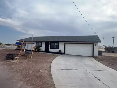 Exterior - 1223 Glendale Ave, Thermal, CA 92274 photo 2 of 7