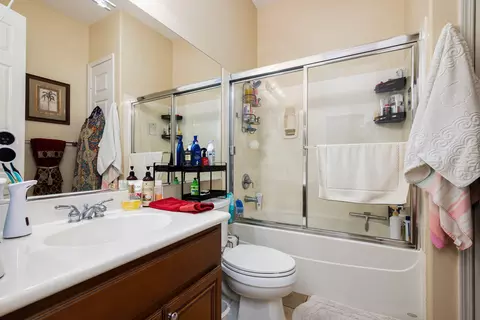 Bath - 60582 Silver Torch Cir, La Quinta, CA 92253 photo 2 of 2
