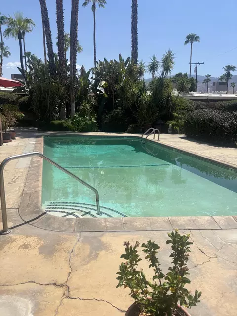 595 S Thornhill Rd, Palm Springs, CA 92264