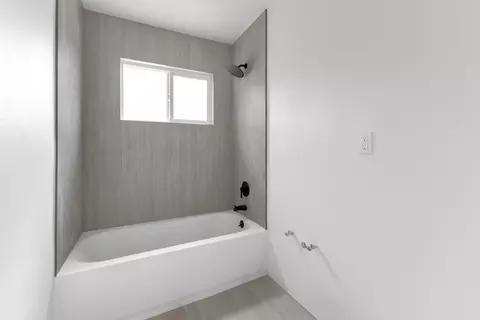 Bath - 83056 Ruby Ave, Indio, CA 92201 photo 2 of 2